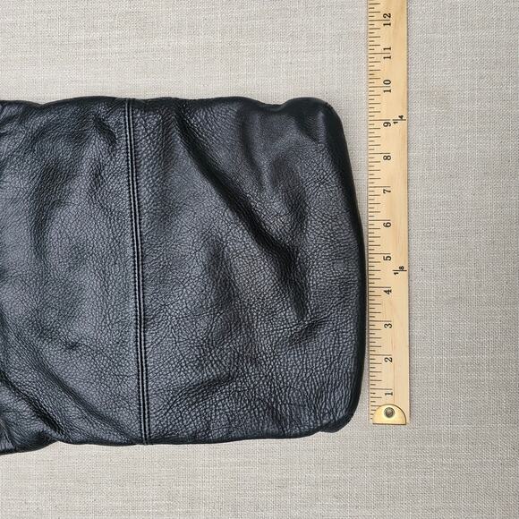 MARGOT Black Soft Leather Crossbody with Removable Straps 2 outside zip pockets - Picture 7 of 8